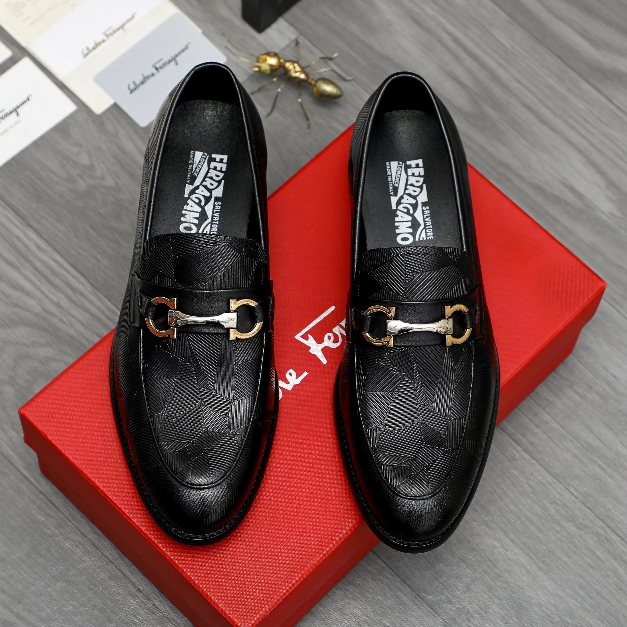 Men's shoes 💰420 Product trademark: Ferragamo " Ferragamo ] Business slip-on leather shoes Regular size: 39-45 (38.46 custom-made, non-returnable) Product materials: Selected vertical grain cowhide upper, sheepskin lining, original rubber outsole